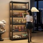 Abschließbare Bambus-Vitrine mit staubdichter Acrylglas-Schaubox